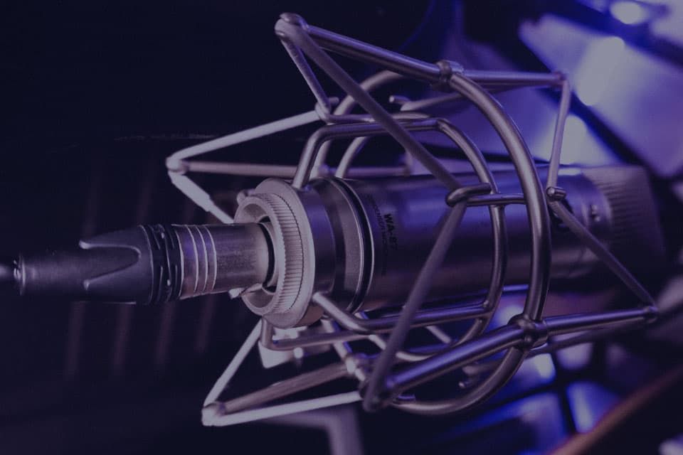 Micrófono profesional en el estudio de grabación de música urbana en Arganzuela, Madrid.